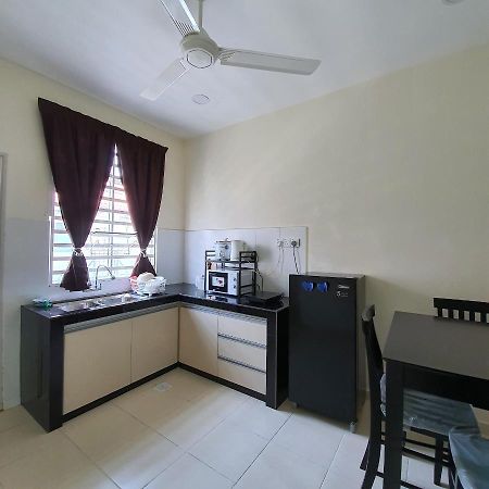 Homestay By Naf Kuantan Esterno foto